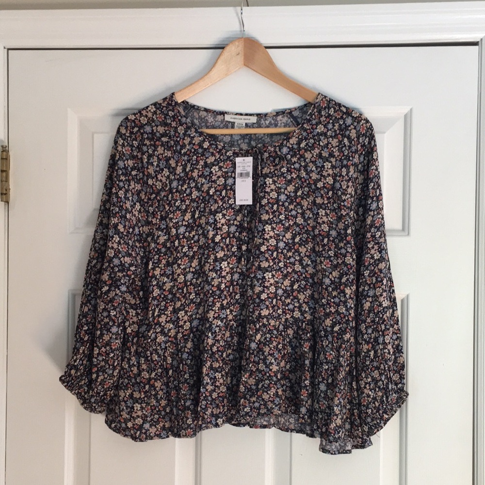 American Eagle flowy floral top